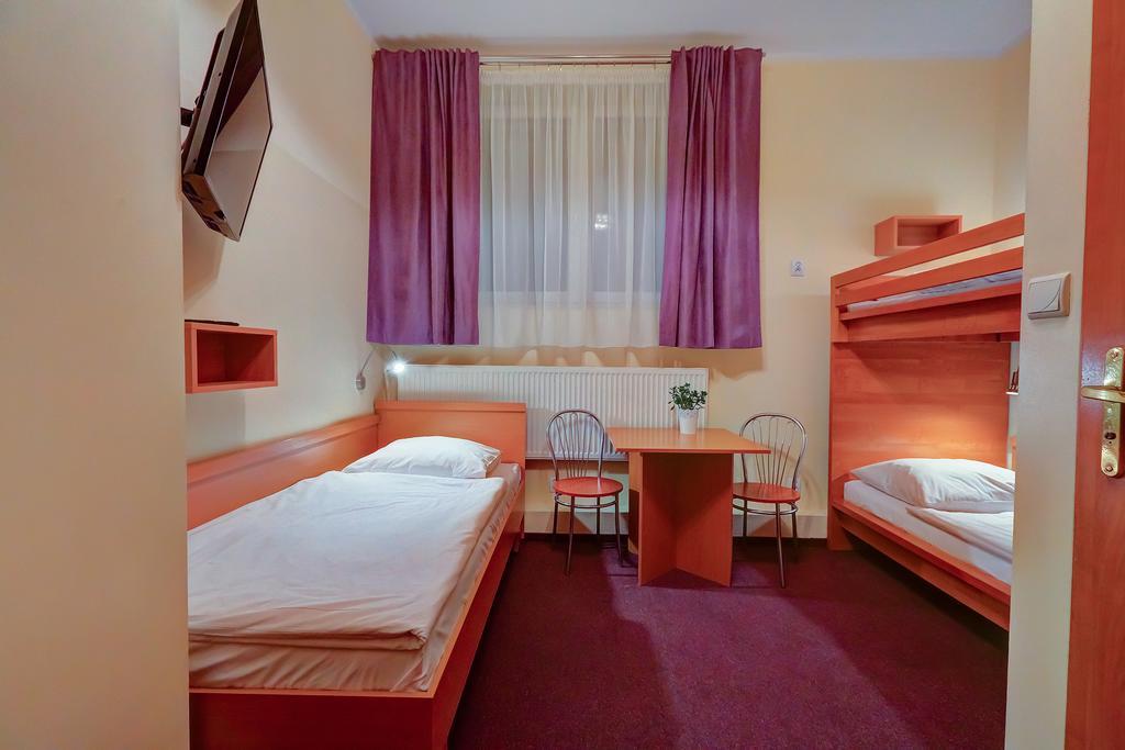 Hostel Evotel Zielonka  Bagian luar foto