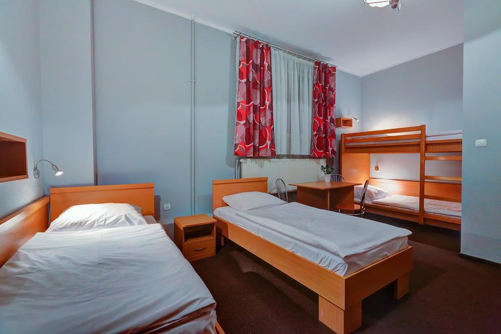 Hostel Evotel Zielonka  Bagian luar foto