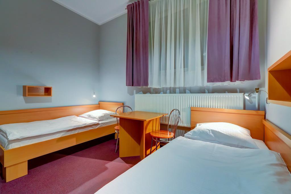 Hostel Evotel Zielonka  Bagian luar foto