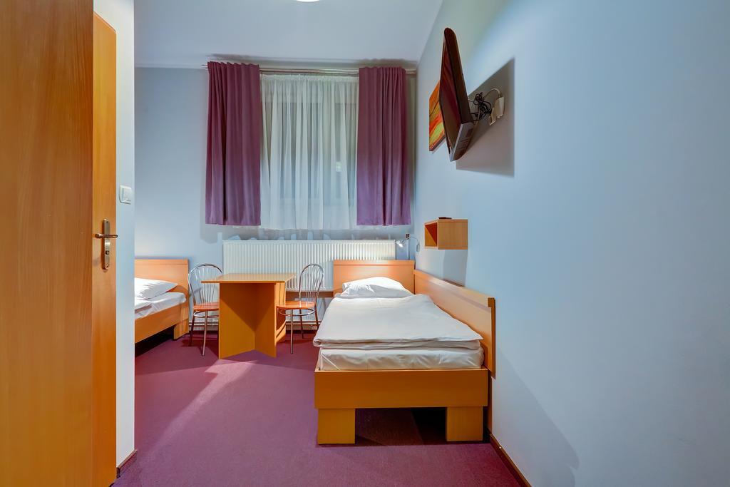 Hostel Evotel Zielonka  Bagian luar foto