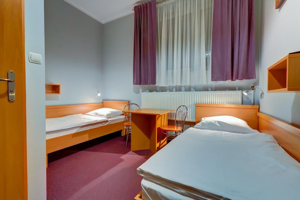 Hostel Evotel Zielonka  Bagian luar foto